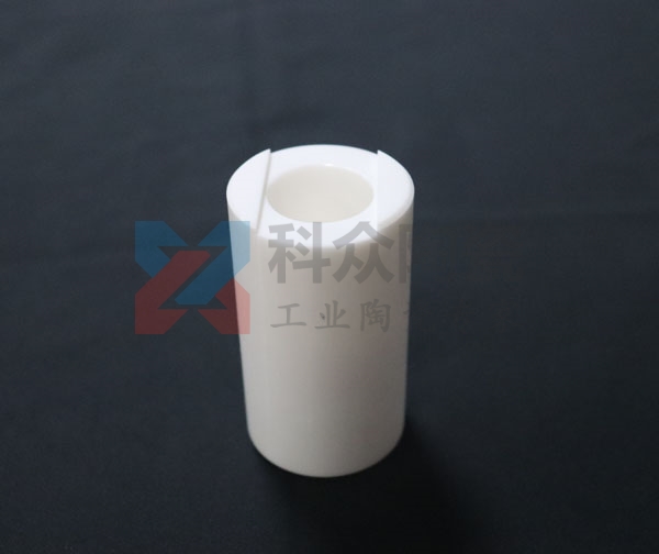 高鋁陶瓷耐磨管是什么？它的優(yōu)點在哪？